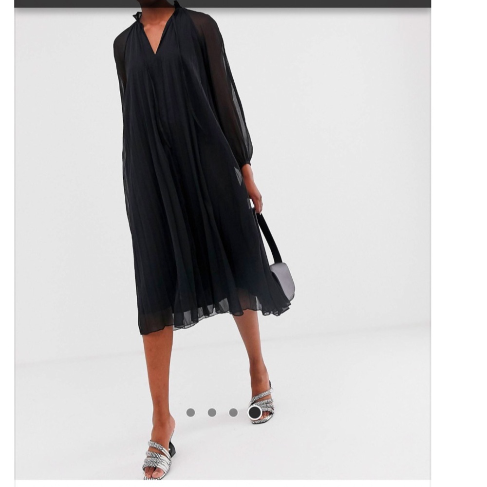 ASOS DESIGN pleated trapeze midi dress with long sleeves - Picture 5 of 8